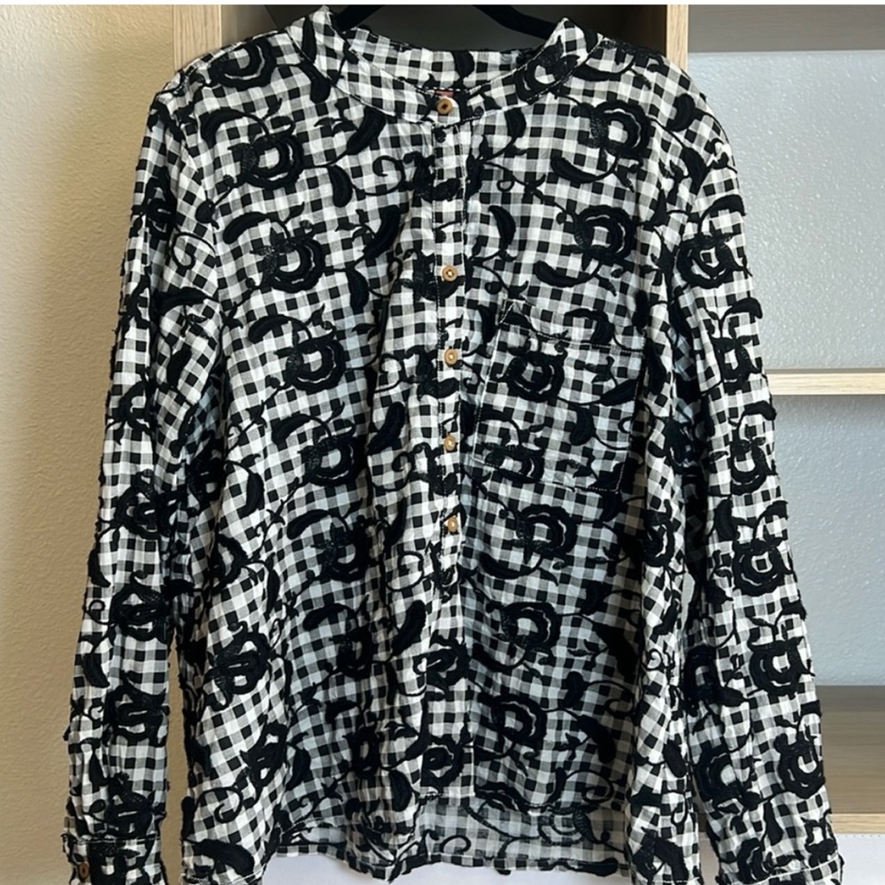 COPY - Anthropologie Pilcro Whitney Trapeze Button Down Top Black White Size La…